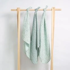 Bébé-jou Bebe-Jou Fabulous Paper Planes Hydrophiles Tuch 70 X 70 Cm 7 Bébé-jou Bebe-Jou Fabulous Paper Planes Hydrophiles Tuch 70 X 70 Cm -Bébé-jou Store bebe jou fabulous paper planes hydrofiele doek 70 x 70 cm 4 d4f6